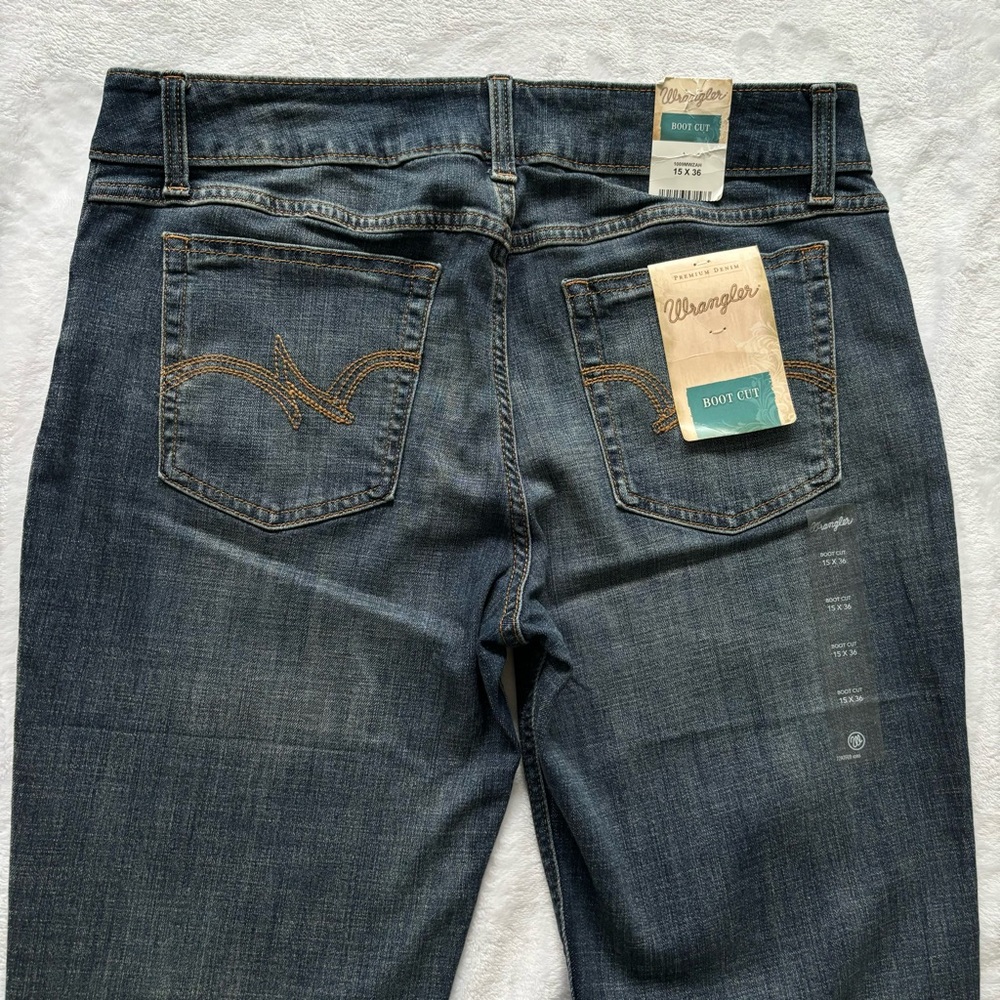 WRANGLER Classic Mid Rise Bootcut Blue Jeans--NWT—15 - Picture 5 of 14